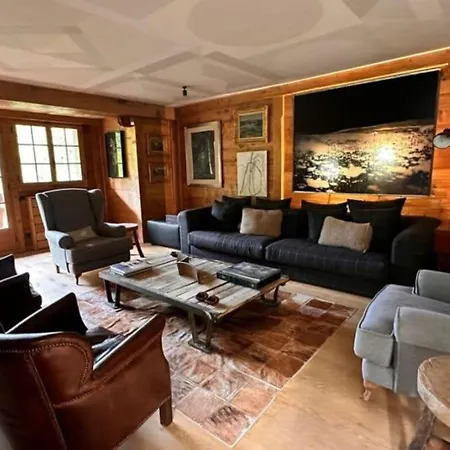 Holiday home Serene With Shared Pool And Gstaad