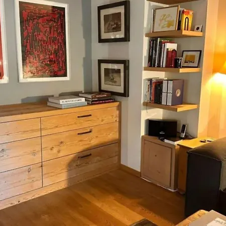 Serene With Shared Pool And * グスタード