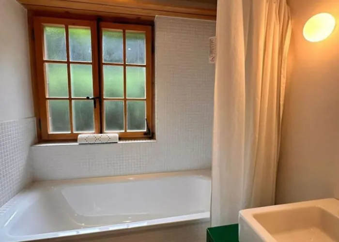 Feriehus Serene With Shared Pool And Gstaad